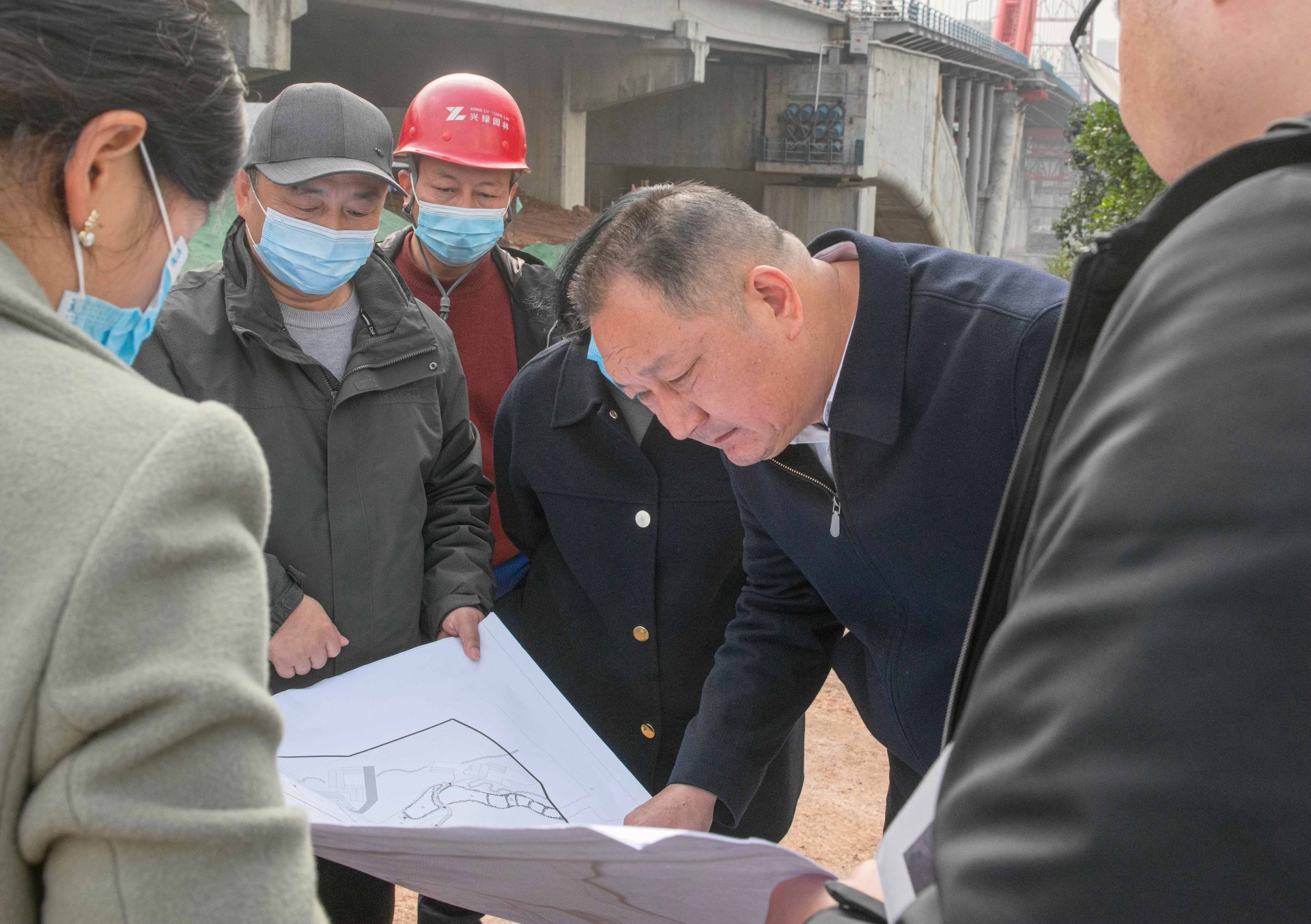 李仁軍到江北濱江公園現場辦公