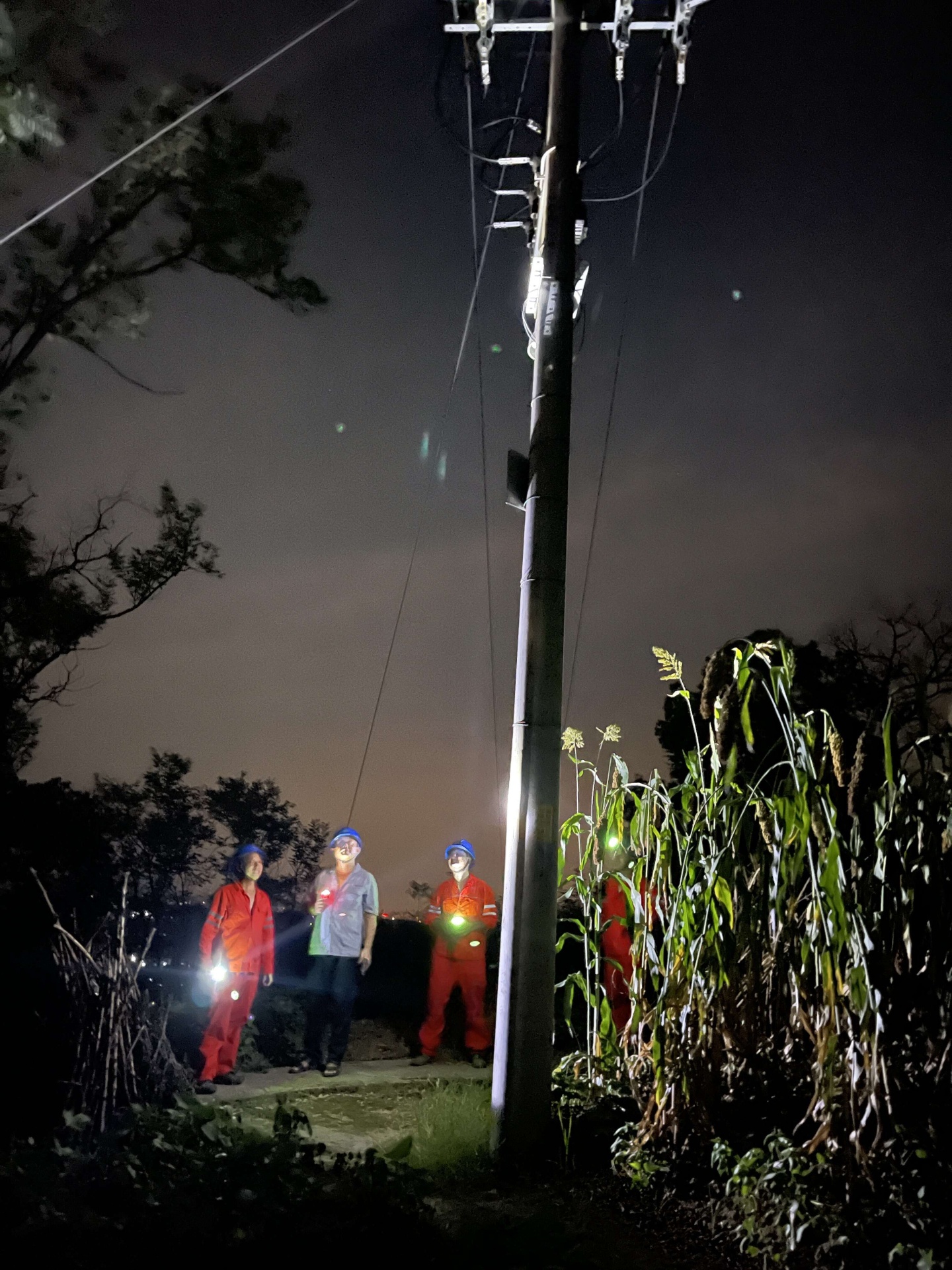 合江：迎峰度夏戰(zhàn)高溫,，全力以赴保供電 第 4 張