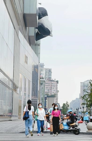 2100萬人同舟共濟 成都重拾大城煙火——成都市抗擊新型冠狀病毒肺炎疫情觀察 第 11 張