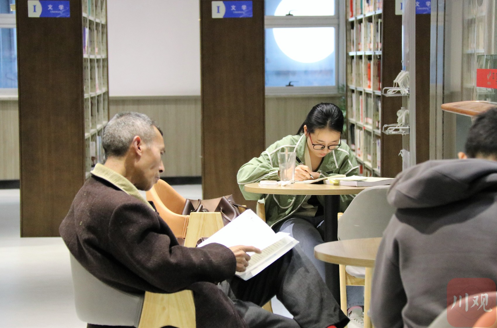 世界讀書日丨有人一年300天泡在館里,，四川市州圖書館有多火,？ 第 2 張