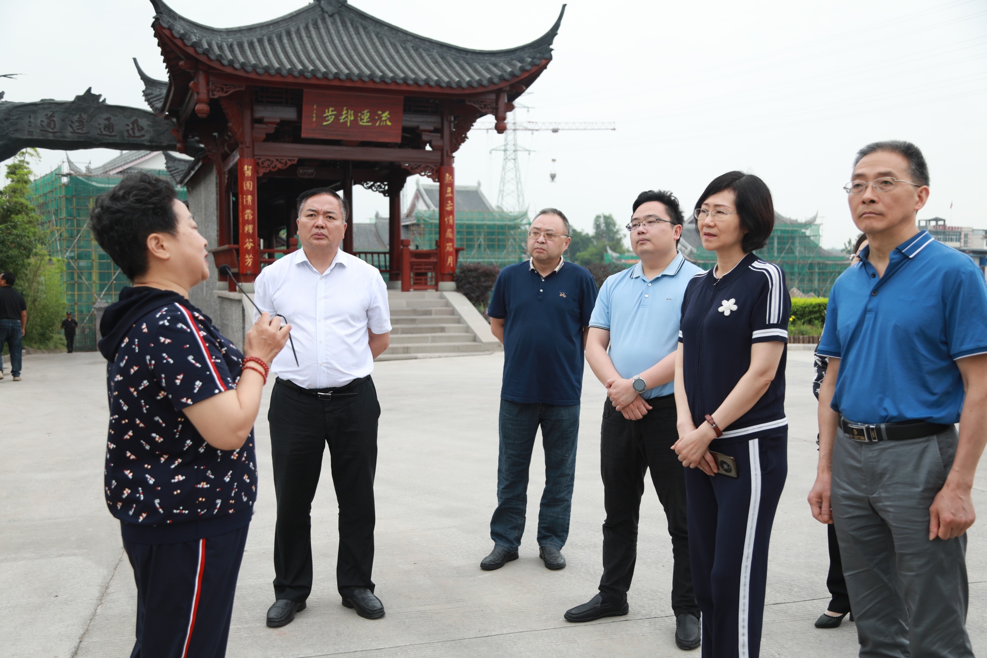 瀘州市人大常委會(huì)到合江開展《四川省優(yōu)化營商環(huán)境條例》執(zhí)法檢查 第 1 張